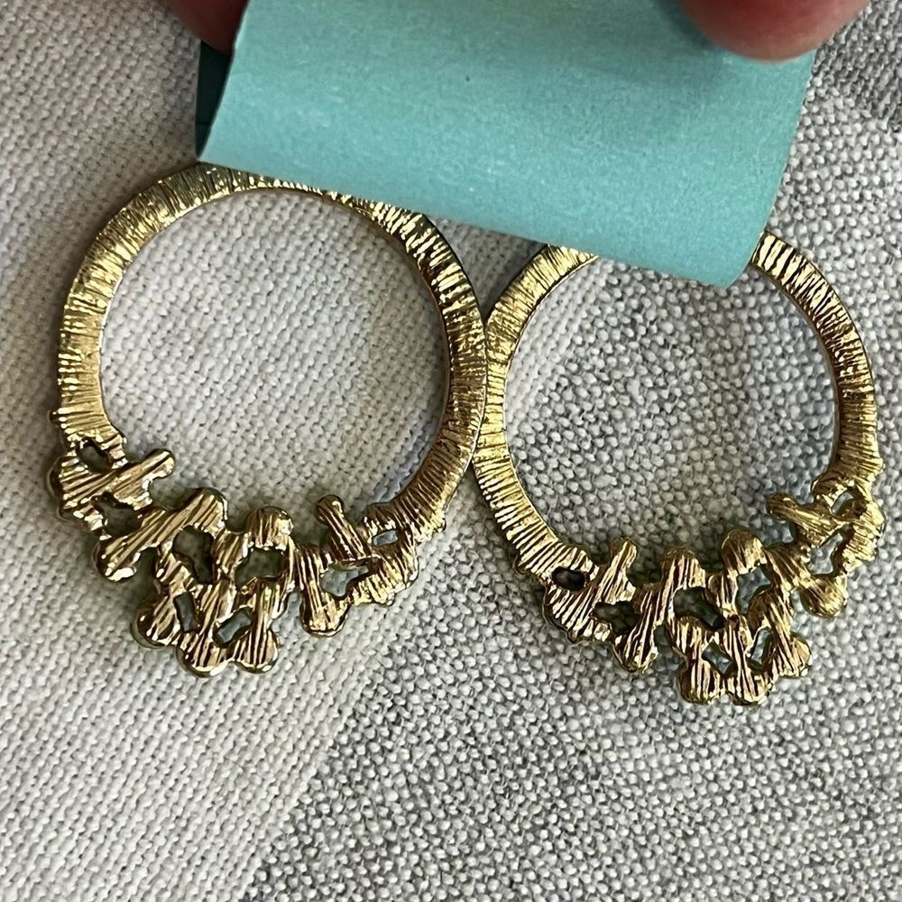 🌴 Green Beaded Rhinestone Dangle Earrings - Picture 3 of 7